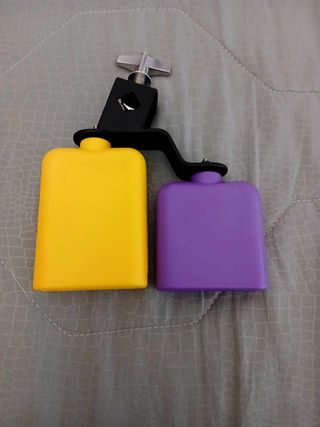 2 Clamps con 2 note diverse