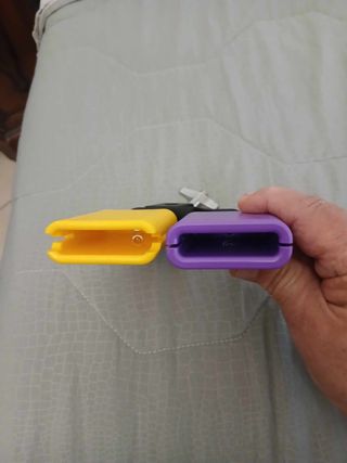 2 Clamps con 2 note diverse