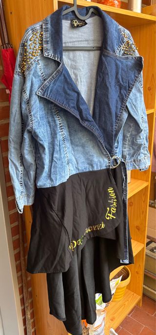 Chaqueta negra y vaquera 
