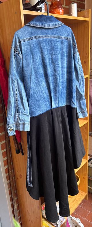 Chaqueta negra y vaquera 