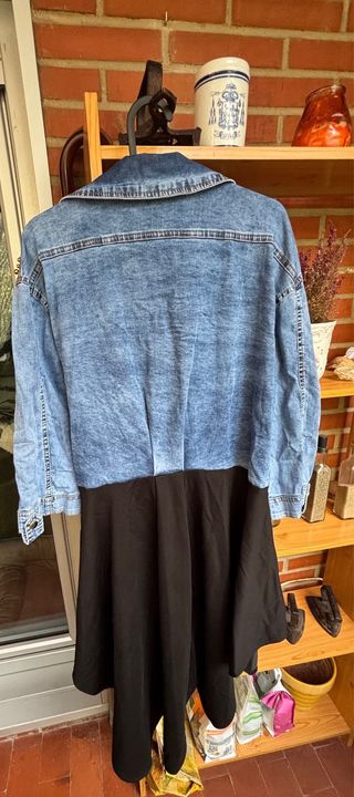 Chaqueta negra y vaquera 