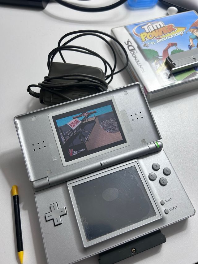 Nintendo DS Lite + Cargador + 2 Juegos Ds, Advance