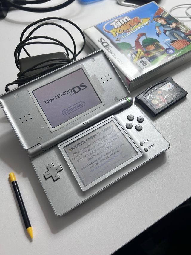 Nintendo DS Lite + Cargador + 2 Juegos Ds, Advance