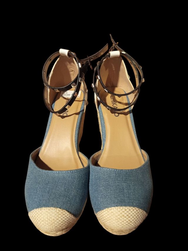  Zapatos de cuñas vaquera.Sin estrenar .