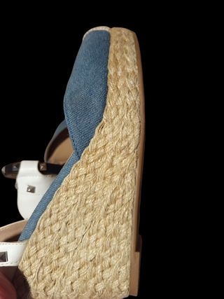  Zapatos de cuñas vaquera.Sin estrenar .