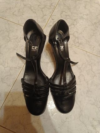 Sandalias Negras Tacón. Marca LODI.