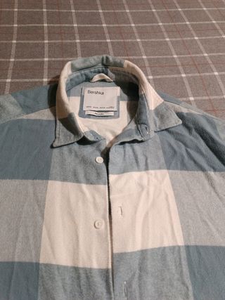 Camisa o sobrecamisa Bershka 