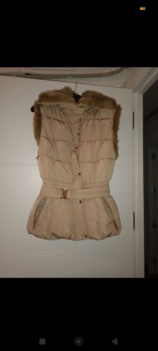 Chaleco acolchado  con pelo