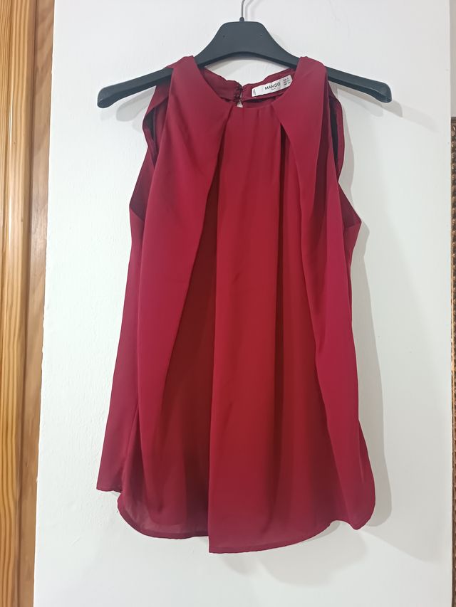 Blusa borgoña de tirantes de mango