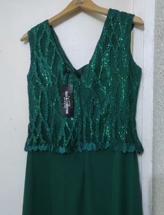 Vestido largo Nuevo de fiesta de Zara