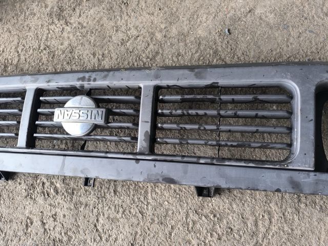 Parrilla nissan patrol k260
