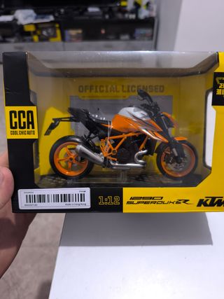 KTM superduke 1290R a escala 1-12