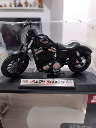 Moto custom escala 1 -12
