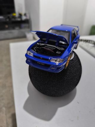 Subaru Impreza escala 1-32
