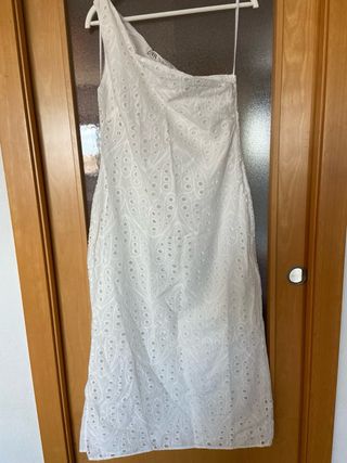 Vestido  bordado zara