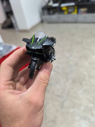 Kawasaki ninja H2R escala 1-18