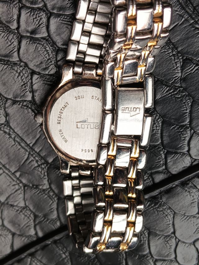 Reloj Lotus 