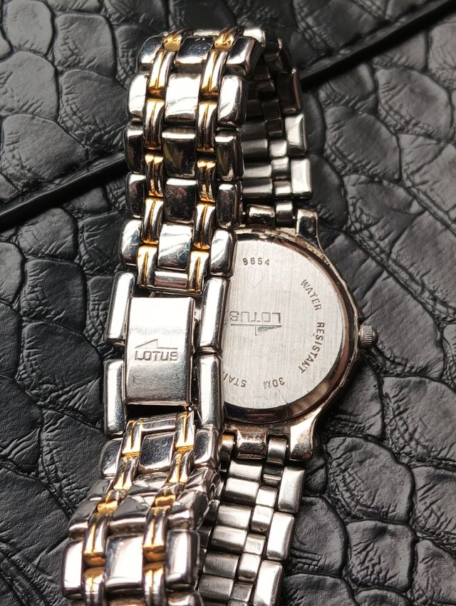 Reloj Lotus 