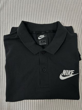 Polo Nike negra  Estilo deportivo y casual