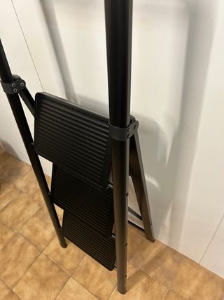 ESCALERA PLEGABLE NUEVA A ESTRENAR