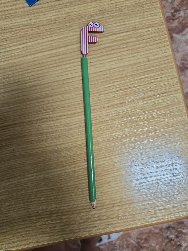 4 lápiz muy coquetos.