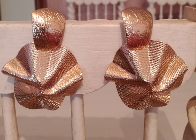 Pendientes con diseño Torsionado