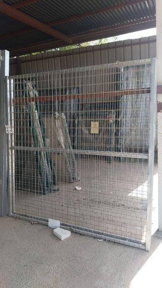 montaje de vallas metálica llámanos