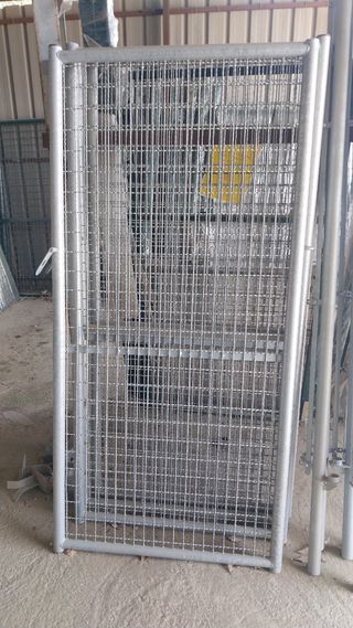 montaje de vallas metálica llámanos