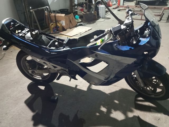 Vendo despiece Suzuki 750gsxf año 91