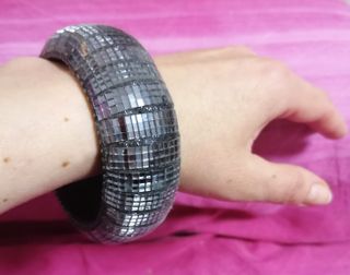 bracciale color argento rigido