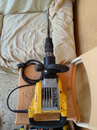 Martillo eléctrico Dewalt