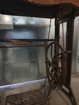 Máquina coser antigua