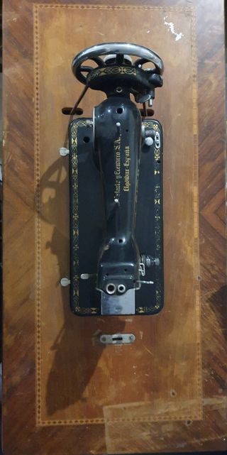 Máquina coser antigua