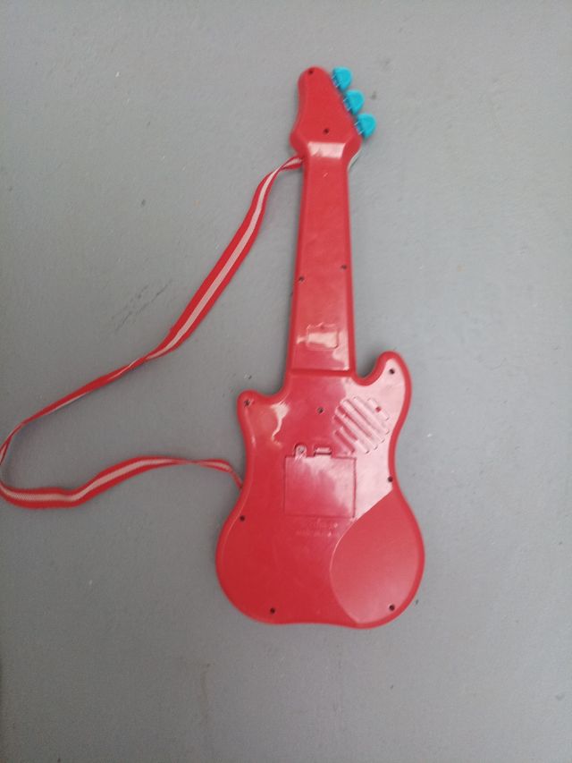 Guitarra de juguete