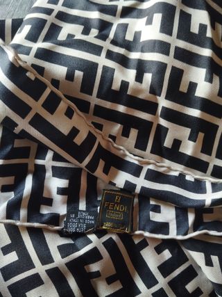 Sciarpa donna Fendi 