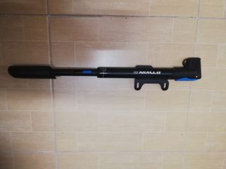 BOMBA DE AIRE MANUAL B'TWIN 500 DECATHLON  B'TWIN