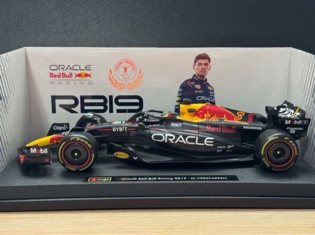 RED BULL RB19 1:18