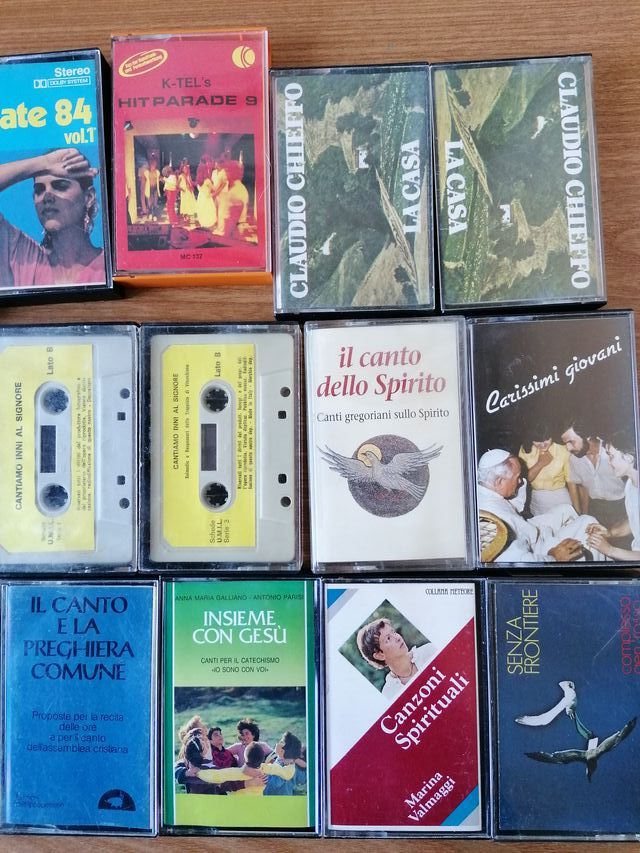 Lotto di 21 musicassette miste artisti vari