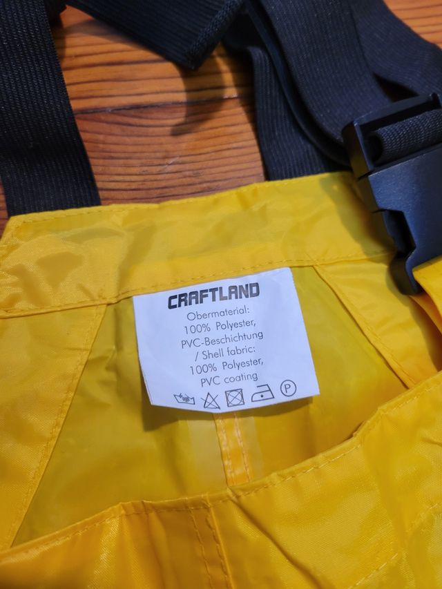 Pantalón impermeable amarillo