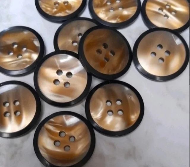 Lote 30 botones- 7 colores