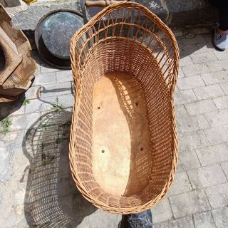 carrozzina in vimini e ferro battuto del 900