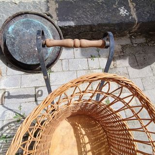 carrozzina in vimini e ferro battuto del 900