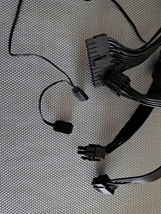 PSU Aerocool Lux modular RGB 1000M