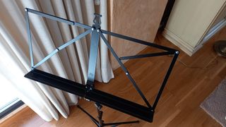 Music stand KM black. Atril KM negro 
