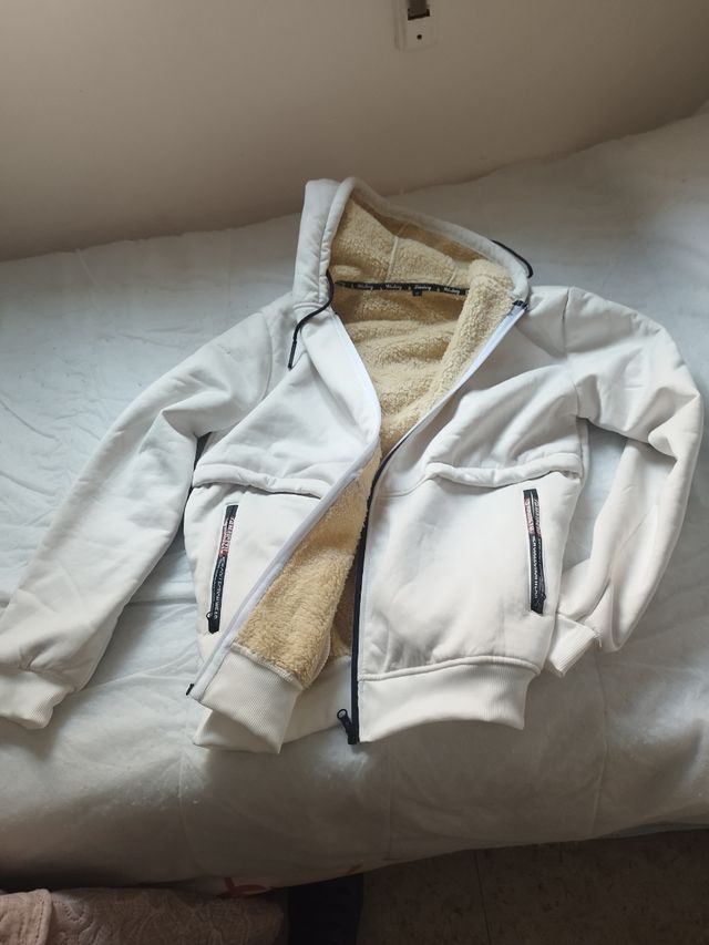 Sudadera sin usar