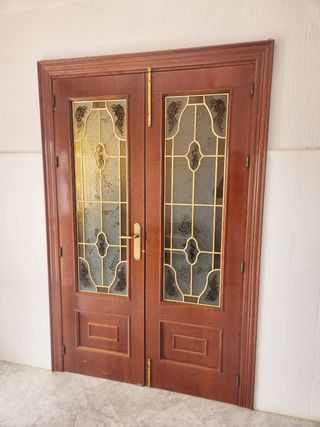 Puertas de salón con cristaleras