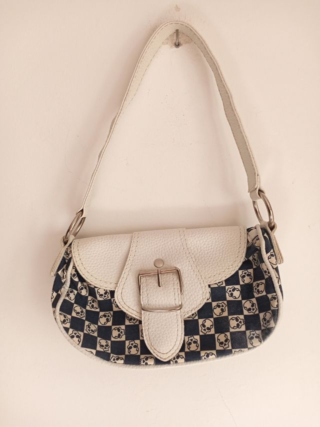 Bolso tigre y varios