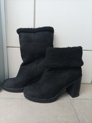 Botines negros abrigados 