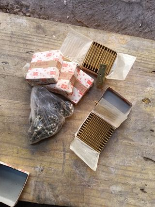 Bisagras latón pulidas