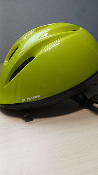 Casco niño rojo bici, patinete, skate...